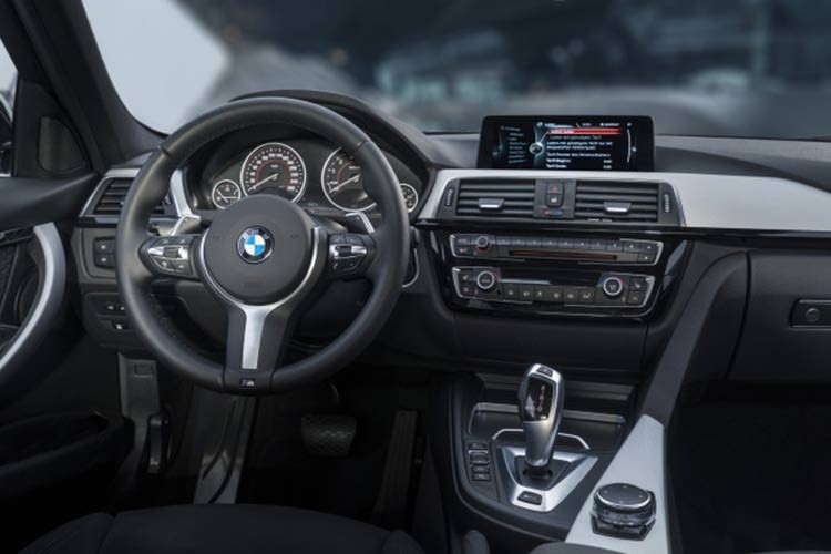 BMW ven man BMW 330e phien ban chay dien-Hinh-9